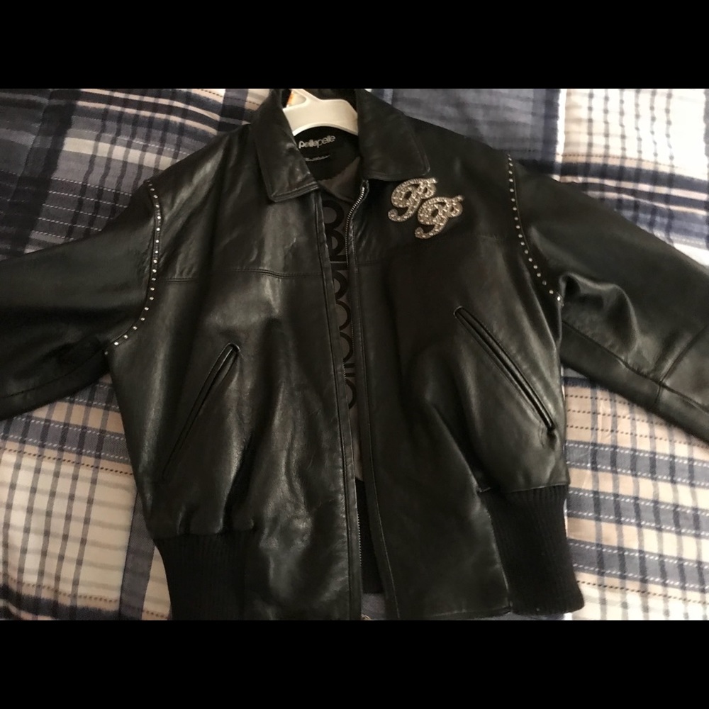 Pelle leather